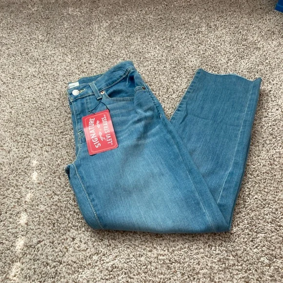 Levi Mid Rise Slim Boyfriend jeans - Picture 7 of 15